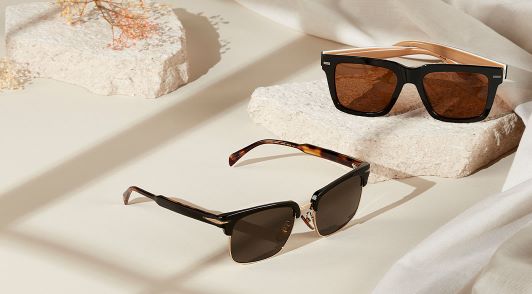 Glasses UK Airports Shopping World Duty Free